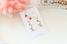 Load image into Gallery viewer, Birth Flower - May