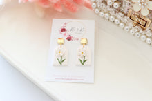 Load image into Gallery viewer, Birth Flower - April
