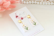 Load image into Gallery viewer, Birth Flower - April