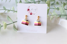 Load image into Gallery viewer, Medium Size Floral Studs