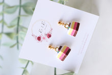 Load image into Gallery viewer, Medium Size Floral Studs