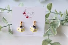Load image into Gallery viewer, Medium Size Floral Studs