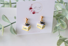 Load image into Gallery viewer, Medium Size Floral Studs