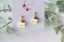 Load image into Gallery viewer, Medium Size Floral Studs