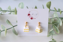 Load image into Gallery viewer, Medium Size Floral Studs