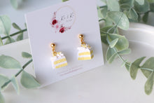 Load image into Gallery viewer, Medium Size Floral Studs
