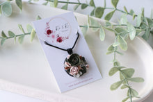 Load image into Gallery viewer, Green Theme Floral Necklace