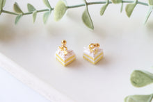 Load image into Gallery viewer, Medium Size Floral Studs