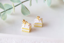 Load image into Gallery viewer, Medium Size Floral Studs