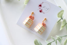 Load image into Gallery viewer, Medium Size Floral Studs