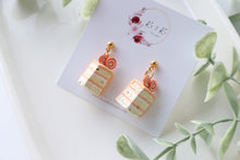 Load image into Gallery viewer, Medium Size Floral Studs