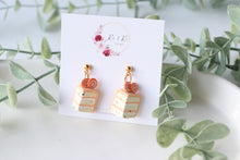 Load image into Gallery viewer, Medium Size Floral Studs