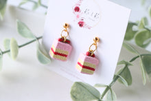 Load image into Gallery viewer, Medium Size Floral Studs
