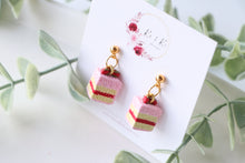 Load image into Gallery viewer, Medium Size Floral Studs