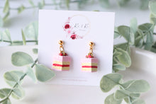 Load image into Gallery viewer, Medium Size Floral Studs