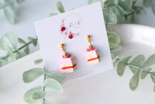 Load image into Gallery viewer, Medium Size Floral Studs