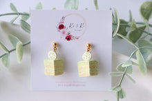 Load image into Gallery viewer, Medium Size Floral Studs