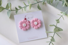 Load image into Gallery viewer, Medium Size Floral Studs