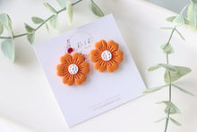 Load image into Gallery viewer, Medium Size Floral Studs