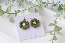 Load image into Gallery viewer, Medium Size Floral Studs