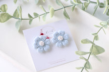Load image into Gallery viewer, Medium Size Floral Studs