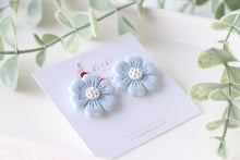 Load image into Gallery viewer, Medium Size Floral Studs