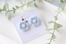Load image into Gallery viewer, Medium Size Floral Studs