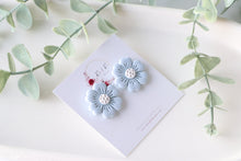 Load image into Gallery viewer, Medium Size Floral Studs