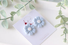 Load image into Gallery viewer, Medium Size Floral Studs
