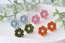 Load image into Gallery viewer, Medium Size Floral Studs