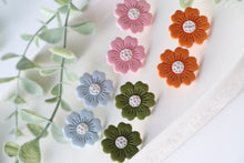 Load image into Gallery viewer, Medium Size Floral Studs