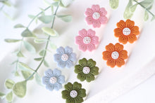 Load image into Gallery viewer, Medium Size Floral Studs