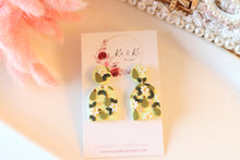 Load image into Gallery viewer, Pear Earrings