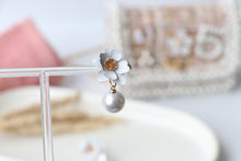 Load image into Gallery viewer, Pearl Drop