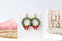 Load image into Gallery viewer, Simple Wreath Earrings
