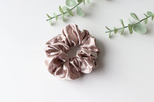 Load image into Gallery viewer, Scrunchie Nudes ( Dark Chocolate)