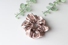 Load image into Gallery viewer, Scrunchie Nudes (Silk Chocolate)
