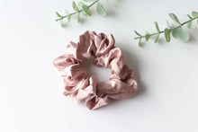 Load image into Gallery viewer, Scrunchie Nudes ( Dusty Pink)