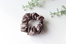 Load image into Gallery viewer, Scrunchie Nudes ( Dark Chocolate)