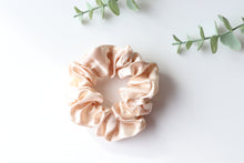 Load image into Gallery viewer, Scrunchies Nudes (Ivory)