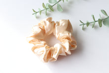 Load image into Gallery viewer, Scrunchies Nudes (Light Sunshine)