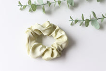 Load image into Gallery viewer, Pale Green