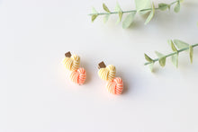 Load image into Gallery viewer, Light Orange and Cream