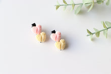 Load image into Gallery viewer, Pink and Cream Clips