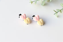 Load image into Gallery viewer, Pink and Cream Clips
