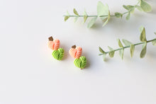 Load image into Gallery viewer, Green and Light Orange