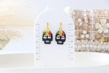 Load image into Gallery viewer, Skull Earrings