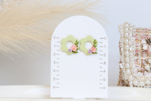 Load image into Gallery viewer, 6 Petal Flower ( Light Green )