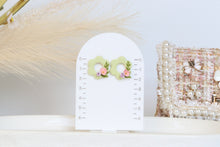 Load image into Gallery viewer, 6 Petal Flower ( Light Green )