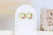 Load image into Gallery viewer, 6 Petal Flower ( Light Green )